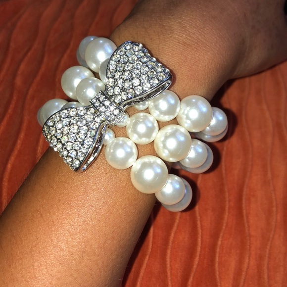 White House Black Market Jewelry - Pearl and diamond bow stretch bracelet White House Black Market Jewelry - Pearl and diamond bow stretch bracelet